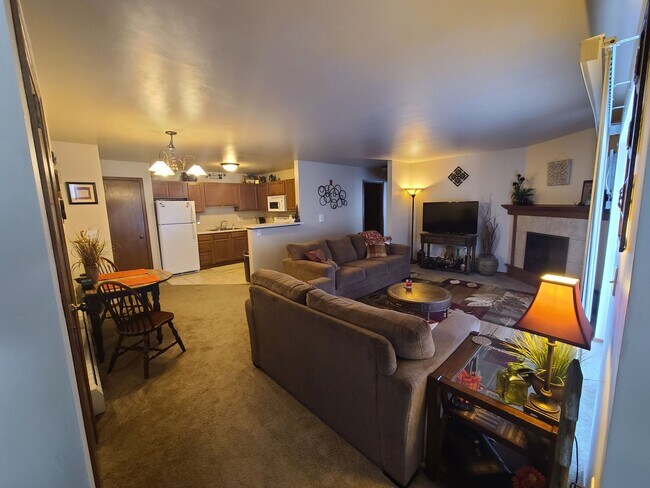 Building Photo - 1 Bed, 1 Bath 930 Sq Ft 2nd Floor