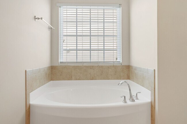 Building Photo - Charming 3BR Home with Loft, Fenced Yard & Community Pool