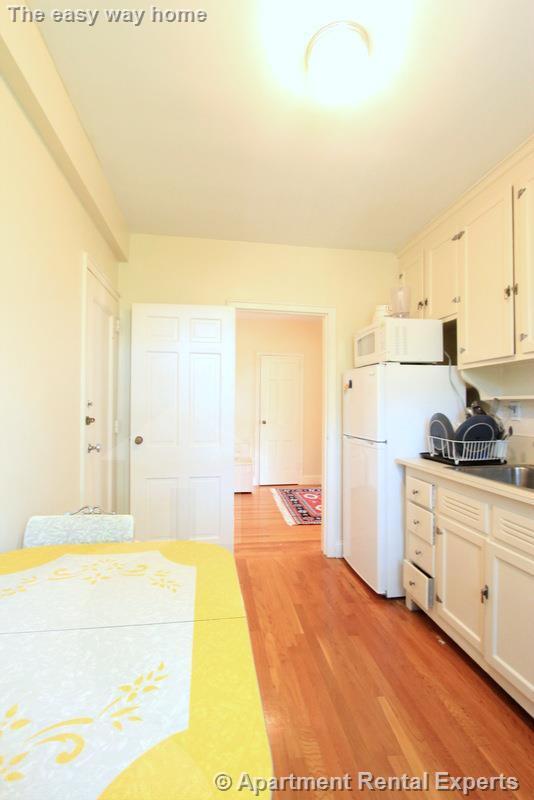 Building Photo - 16 Ware St