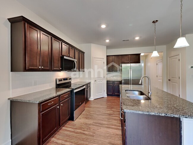 Building Photo - 4300 Spregan Way