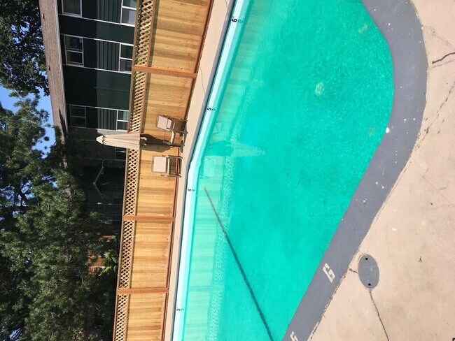 Building Photo - 11624 SW Lomita Ave