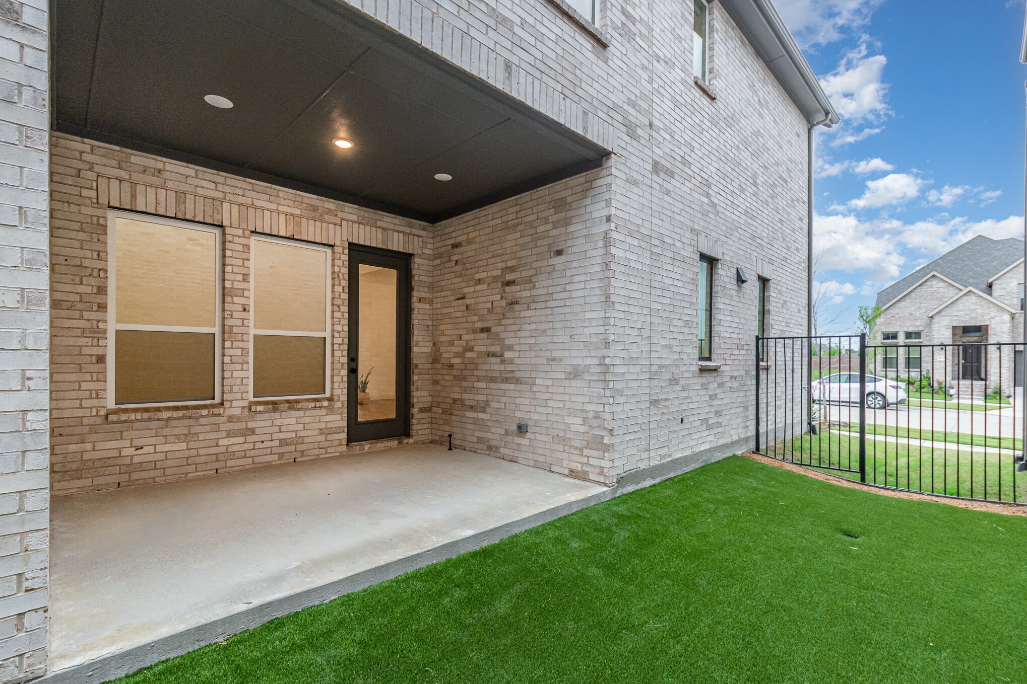 Building Photo - 9558 Hedge St