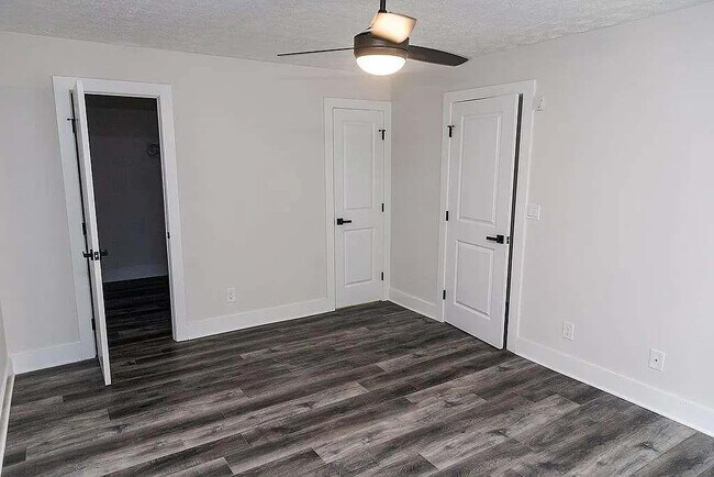 Building Photo - 410 Countryside Pl