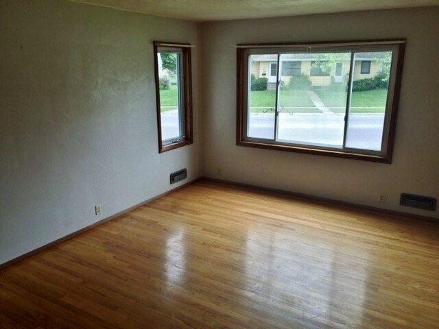 Building Photo - 2317 Clark Ave