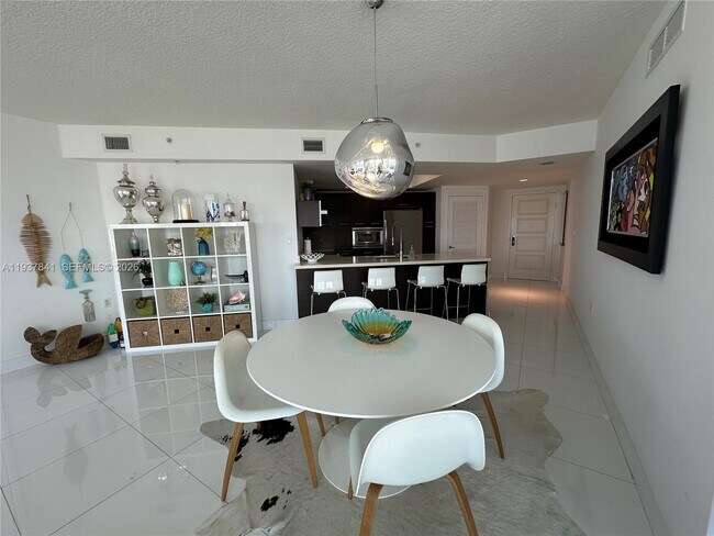 Building Photo - 150 Sunny Isles Blvd
