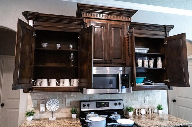 Building Photo - 7352 Kingsport Ln