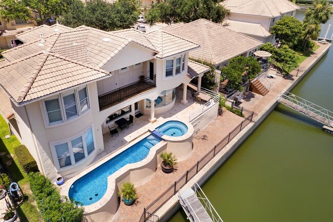 Building Photo - 305 Harborside Cir