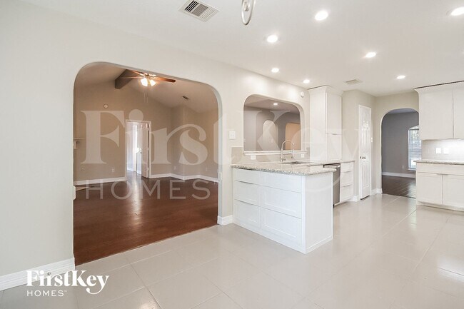 Building Photo - 17110 Yeoman Way