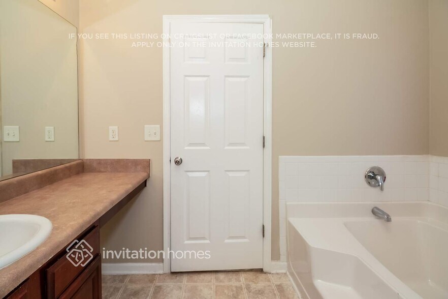 Building Photo - 215 Marriott Dr