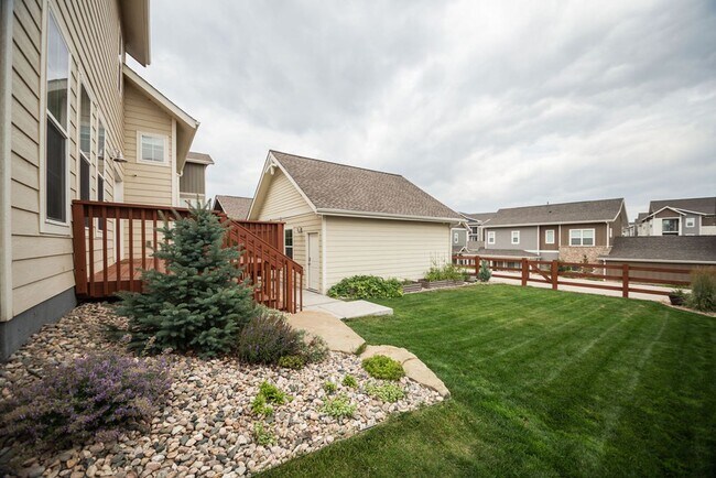 Building Photo - Charming 3-Bedroom Home in the Desirable Bucking Horse Neighborhood!