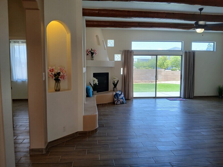 Building Photo - 10112 Luz del Dia Dr NW