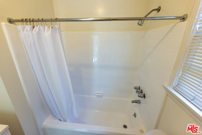 Building Photo - 1940 S Robertson Blvd