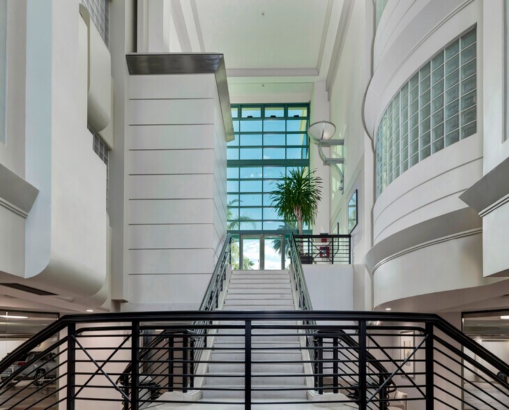 Building Photo - 951 Ocean Ave
