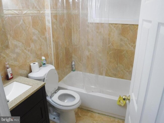 Building Photo - 540 George St