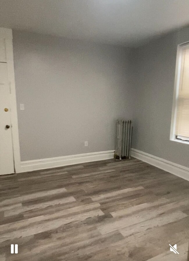 Building Photo - 308 60th St