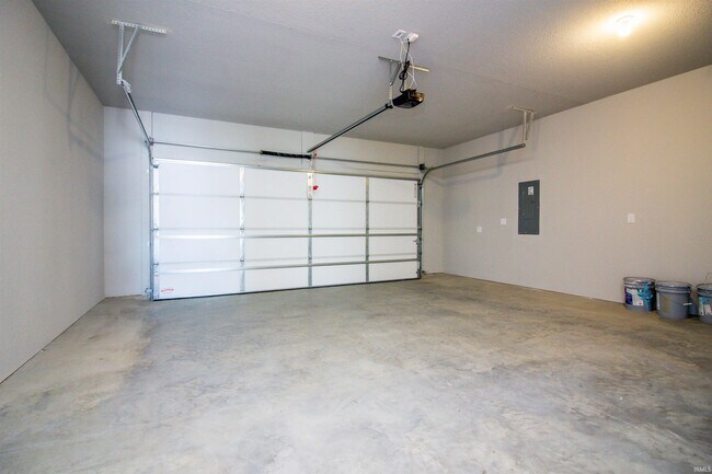Building Photo - 1003 W Hamilton Rd N