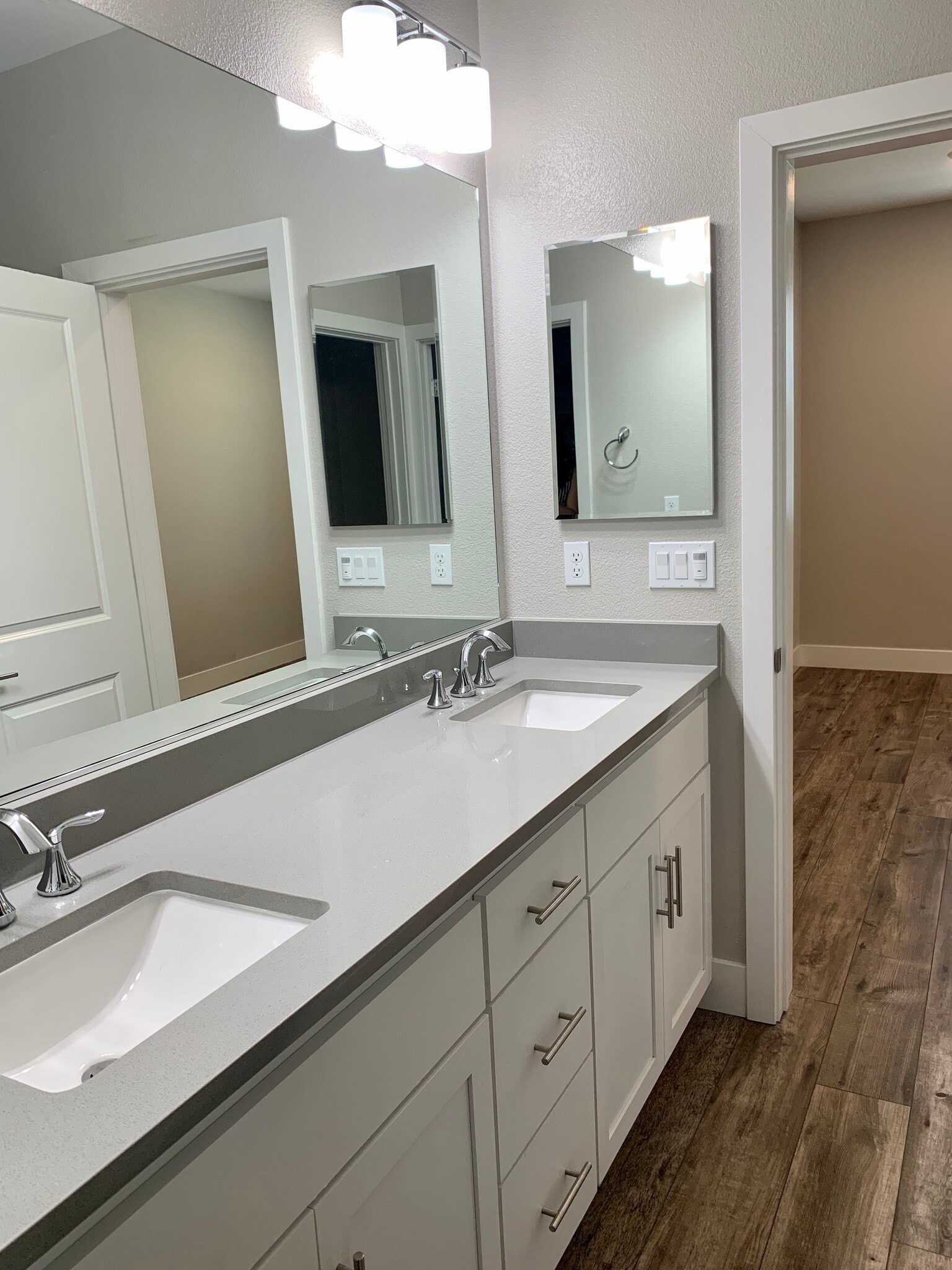 3rd FL MBR Vanity - 3900 Degree Ln