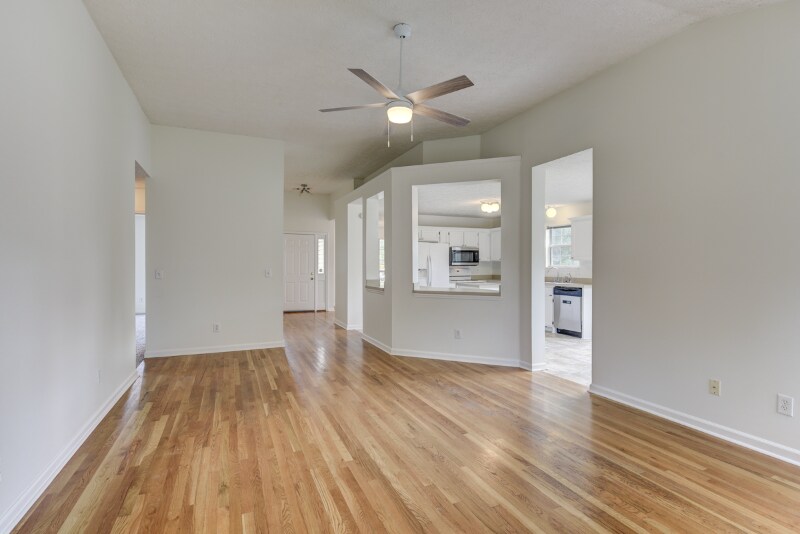 Building Photo - 1101 Pebble Creek Ct E