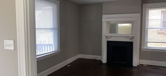 Building Photo - 2215 McGregor Place 5BR/1.5BA (Cincinnati)