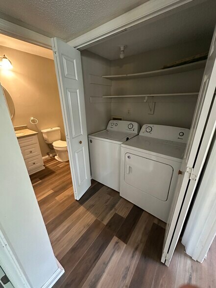 Washer/Dryer - 4621 Hamory Dr