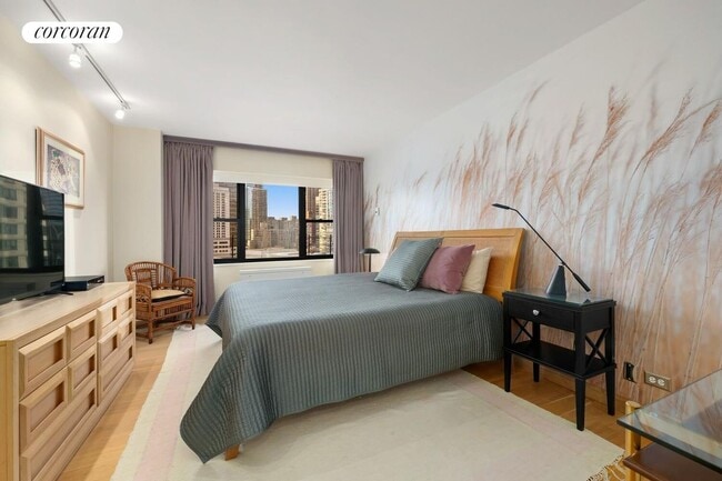 Building Photo - 20 W 64th St