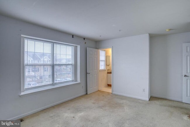 Building Photo - 407 Champs Ln