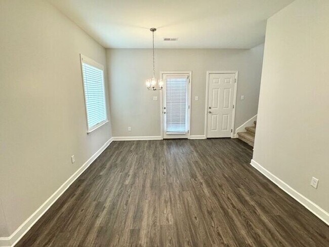 Building Photo - Now Leasing in Somerville- 4-Bedroom 3 Bat...