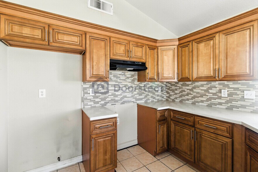 Building Photo - 24148 Poppystone Dr