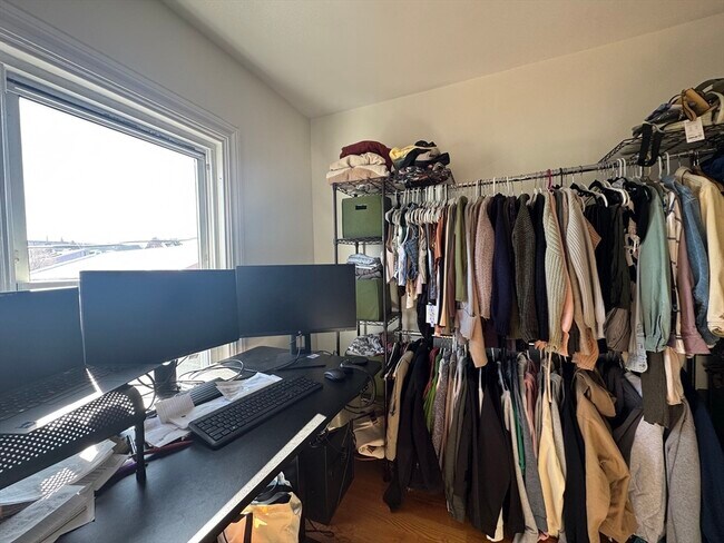 Building Photo - 444 Sumner St