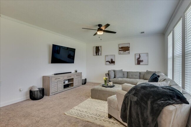 Building Photo - Beautiful Home in a Great Neighborhood