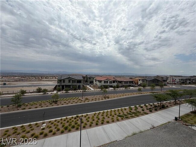 Building Photo - 1741 N Desert Foothills Dr