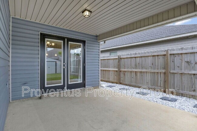 Building Photo - 2419 Privet Berry Dr