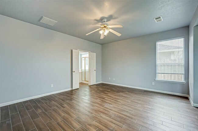 Building Photo - 3306 Stratford Pointe Dr