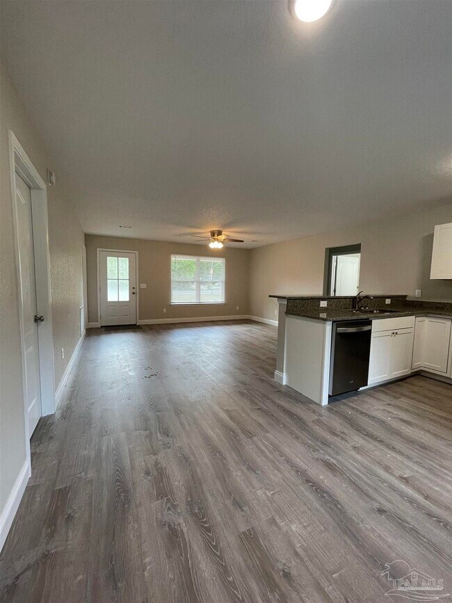 Building Photo - 6868 Branding Iron Ln
