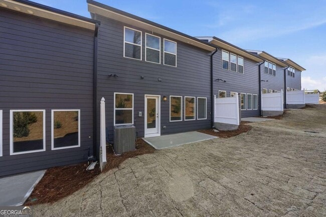 Building Photo - 187 Redbud Rd