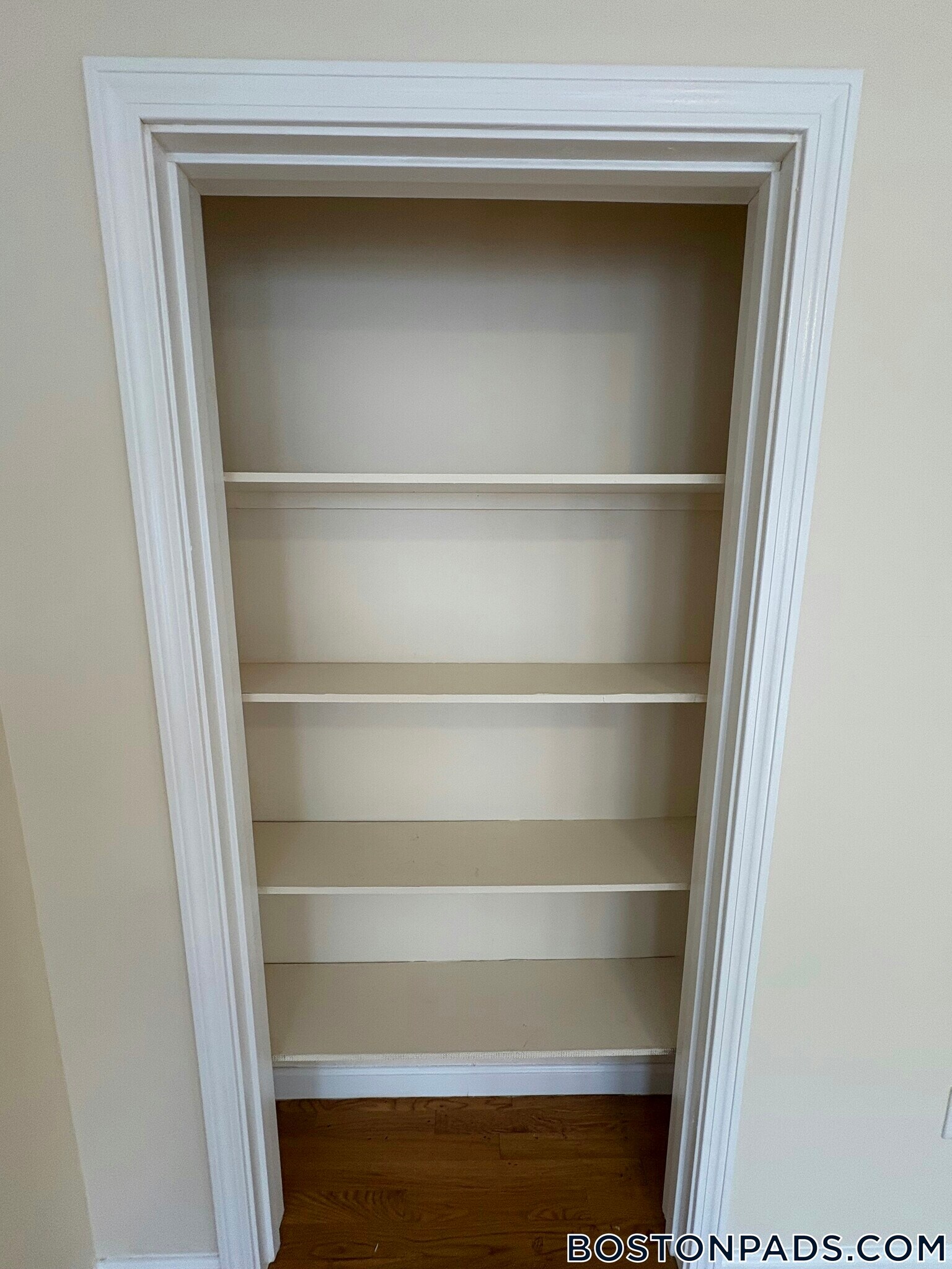 Building Photo - 4 Kingsley Terrace