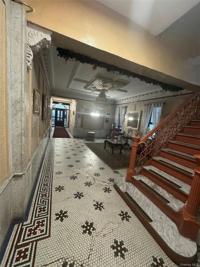 Building Photo - 614 W 136th St