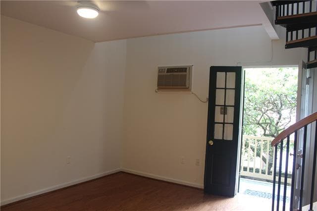 Building Photo - 1119 Dauphine St