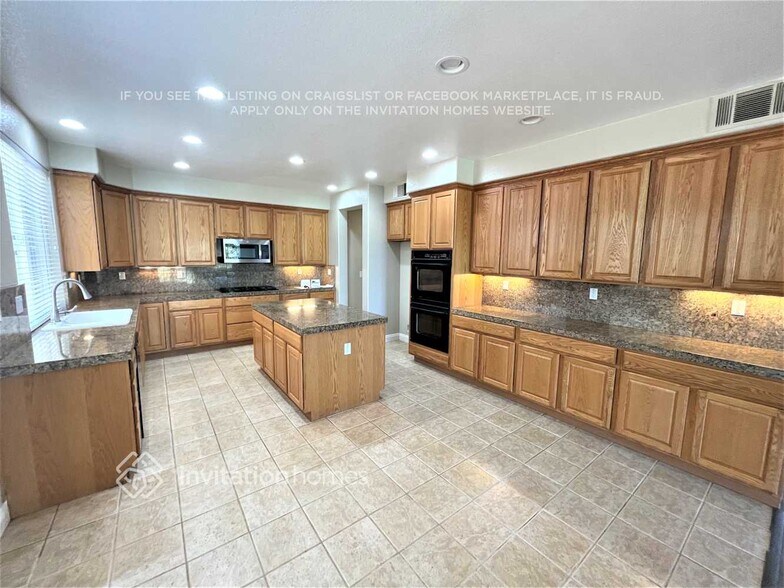 Building Photo - 1752 Langholm Way