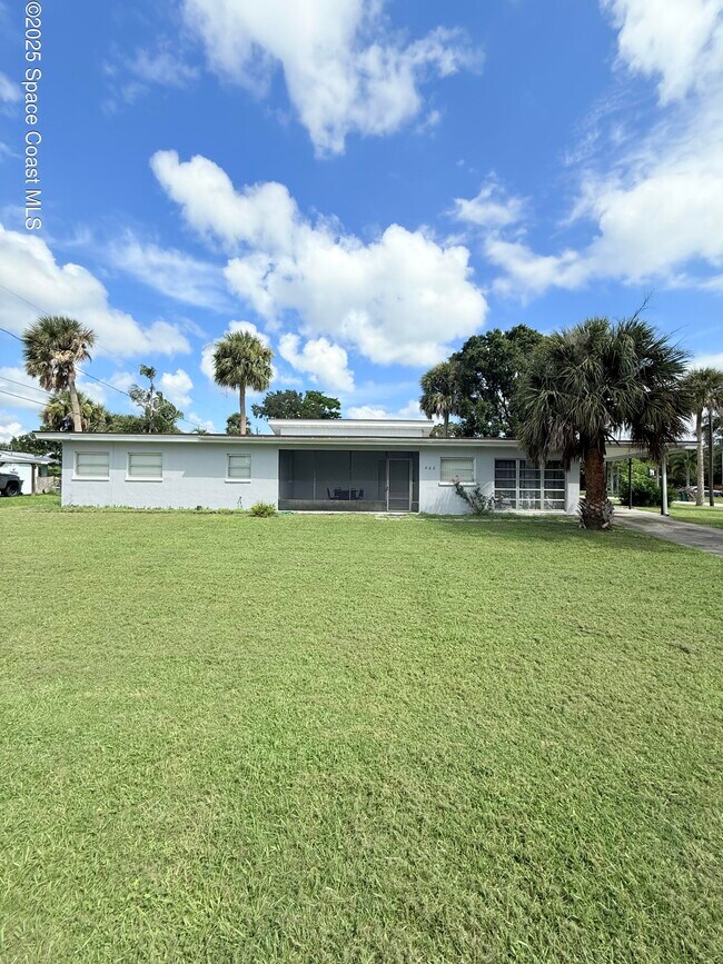 Primary Photo - 400 Espanola Way