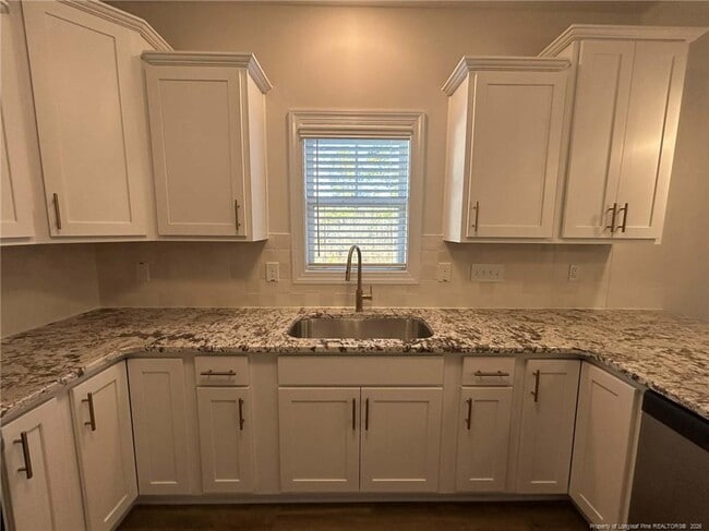 Building Photo - 244 Brickhill Dr