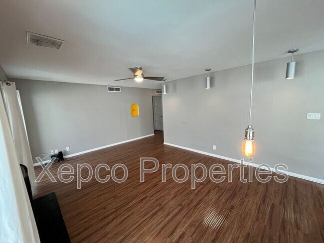 Building Photo - 4080 Cll San Antonio