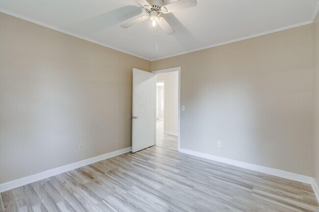 Building Photo - 2 Pickens Ct