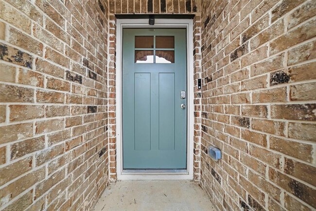 Building Photo - 105 Escala Wy