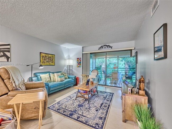 Building Photo - 10143 Mangrove Dr