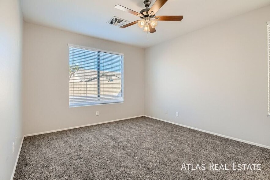 Building Photo - 9414 W Heber Rd