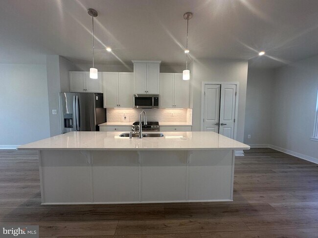Building Photo - 4504 Dandelion Loop