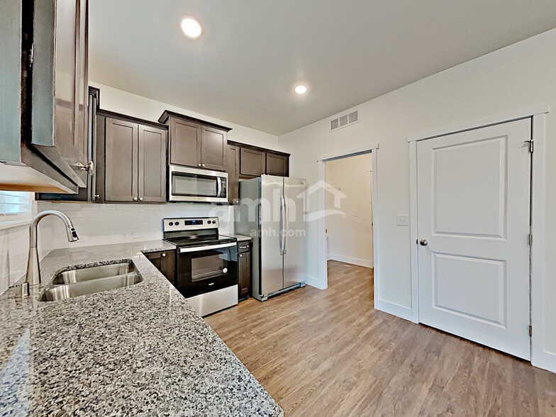 Building Photo - 2105 104th Dr SE