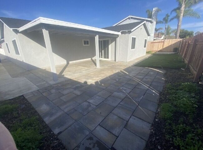 Building Photo - 7847 Bacadi Dr