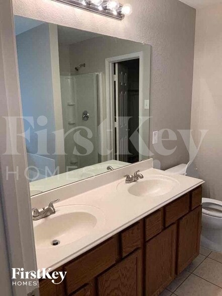 Building Photo - 12617 Summerwood Dr